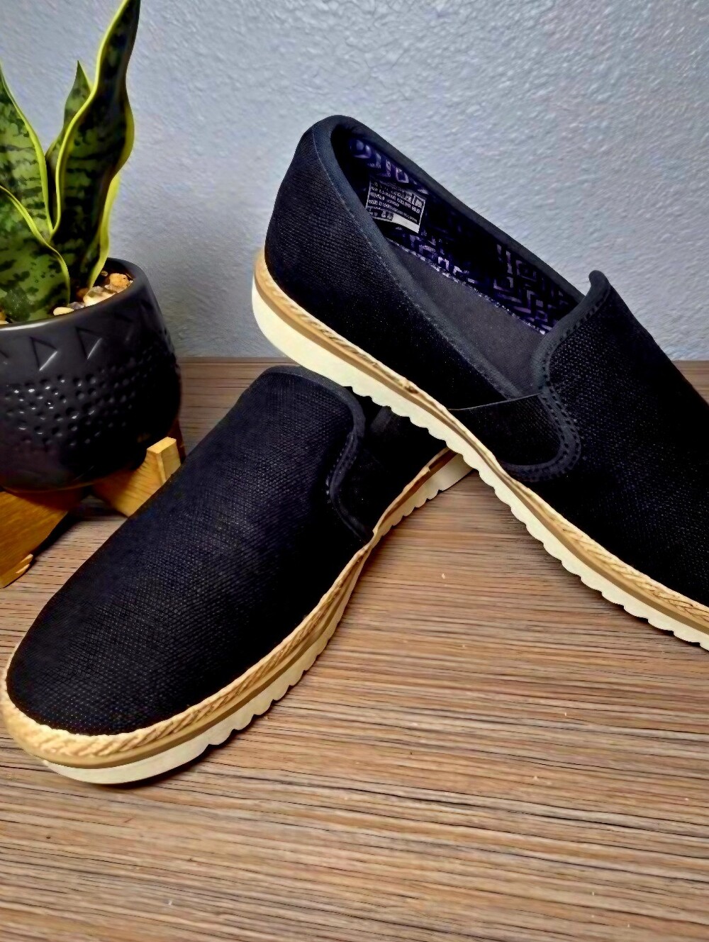 BOBS from Skechers Black Slip‑On Espadrille Flats Memory Foam Women’s 9 EUC